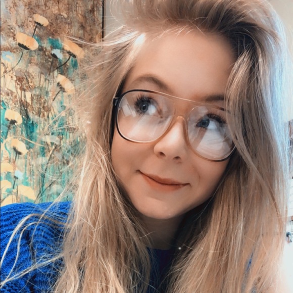 eliza_lucker